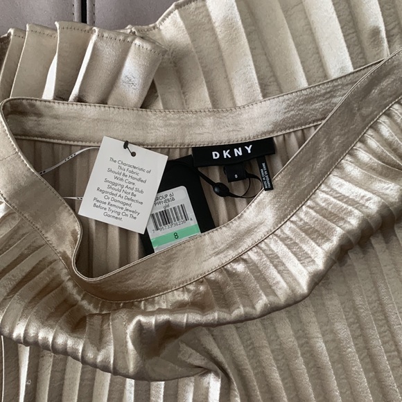 DKNY NWT Gold Satin Pleated Skirt size 8 - Picture 9 of 15